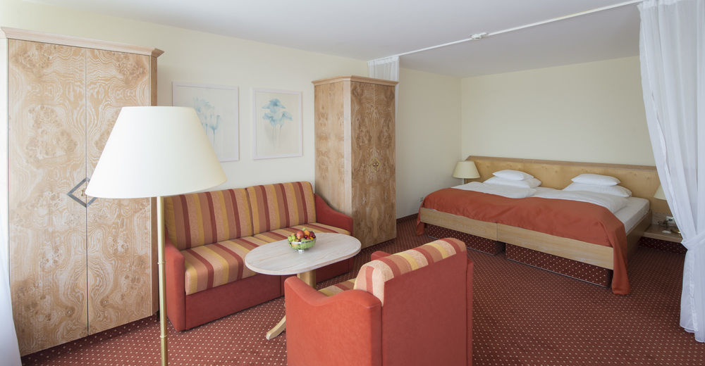 Dekra Congresshotel Wart Altensteig Buitenkant foto