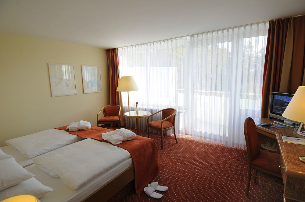 Dekra Congresshotel Wart Altensteig Buitenkant foto